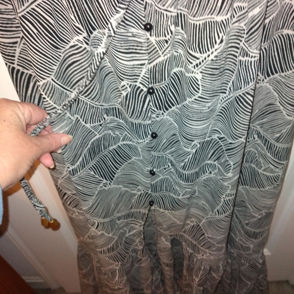 Beautiful maxi dress nwt - Picture 3 of 6